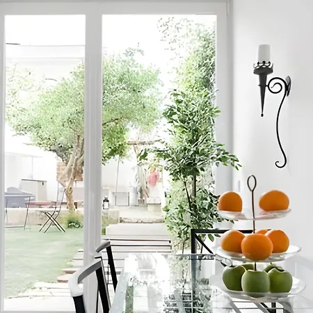 Garden Oasis With Patio *