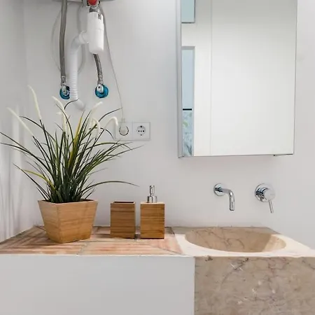 Apartamento Garden Oasis With Patio *