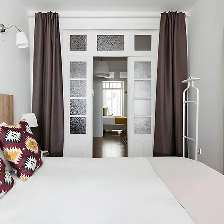 Apartment Garden Oasis With Patio Lissabon