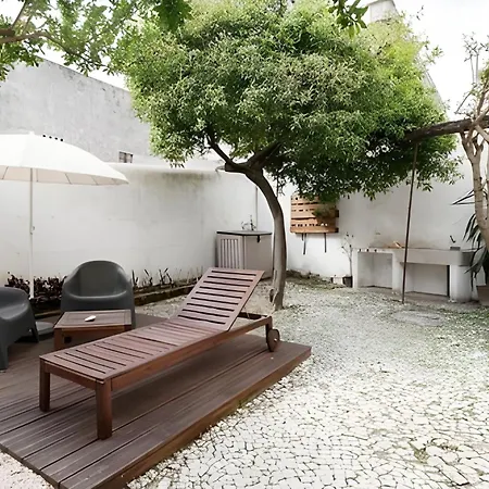 Garden Oasis With Patio *