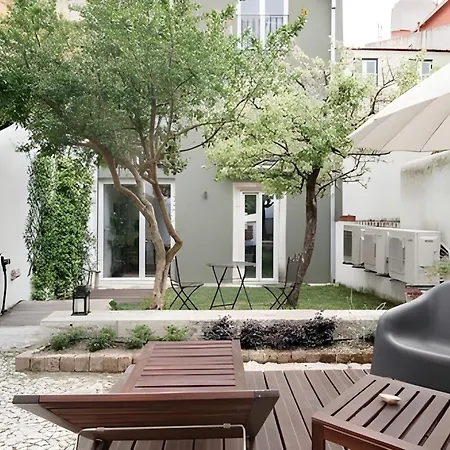 Garden Oasis With Patio Apartment *